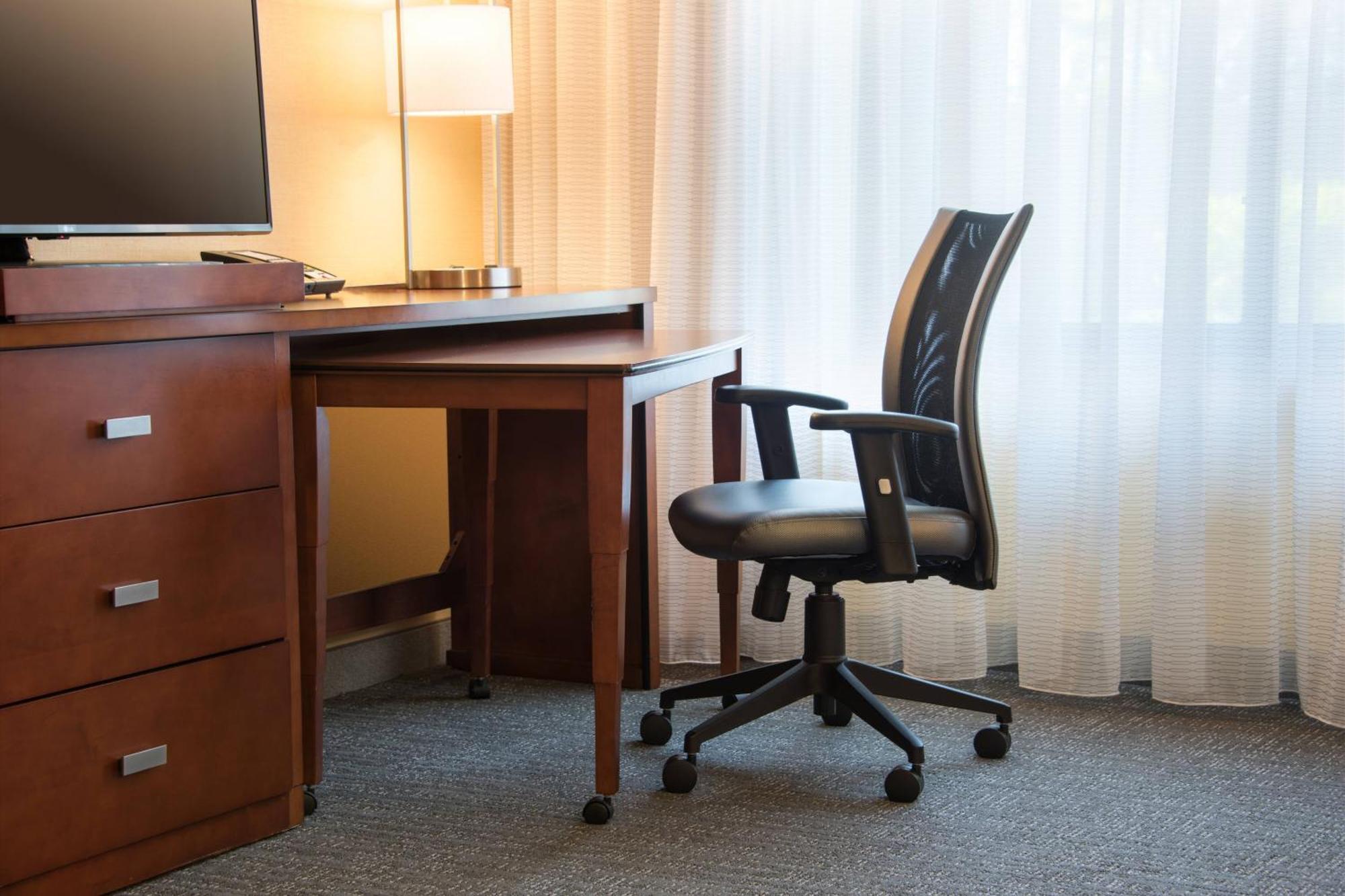 Hotel Courtyard By Marriott Waldorf Zewnętrze zdjęcie